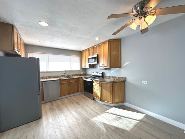 1410 Beverly Lane, Streamwood, IL 60107