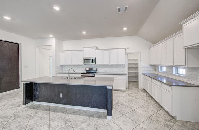 413 Pinnacle View DR, Georgetown, TX 78628