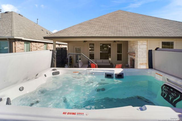 9407 Sundrop Valley, San Antonio, TX 78254