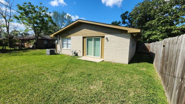 2907 Dragonwick Drive, Houston, TX 77045