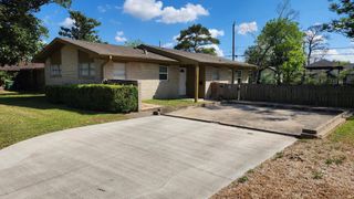 2907 Dragonwick Drive, Houston, TX 77045