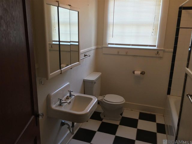 2225 Broussard Ave, Baton Rouge, LA 70808