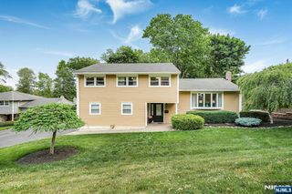 7 Kossuth Place, Wayne, NJ 07470