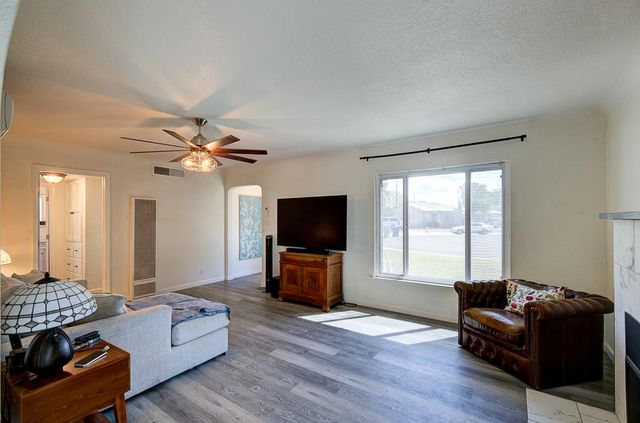 2973 E Simpson Avenue, Fresno, CA 93703