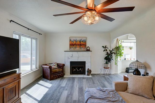 2973 E Simpson Avenue, Fresno, CA 93703