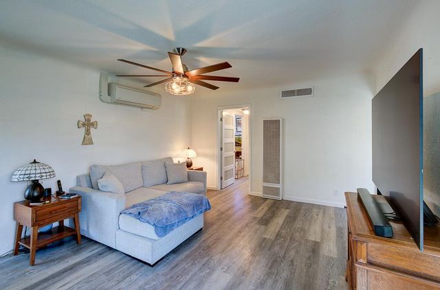 2973 E Simpson Avenue, Fresno, CA 93703