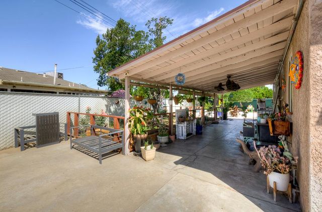 2973 E Simpson Avenue, Fresno, CA 93703