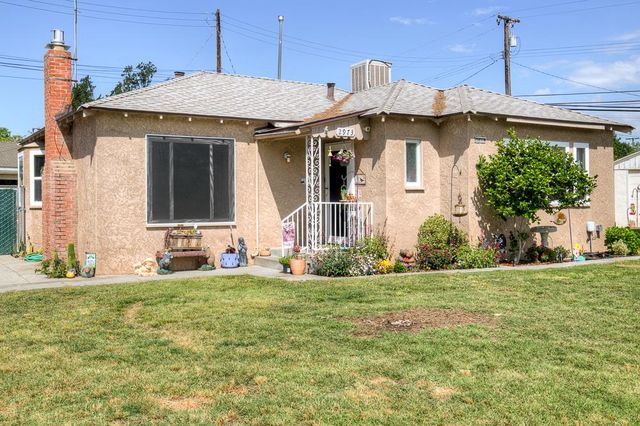2973 E Simpson Avenue, Fresno, CA 93703