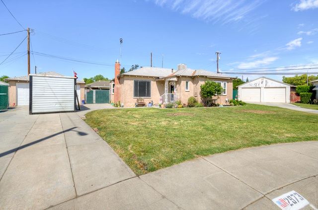 2973 E Simpson Avenue, Fresno, CA 93703