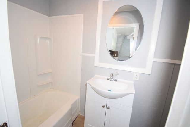 433 Putnam Hill Rd, Sutton, MA 01590