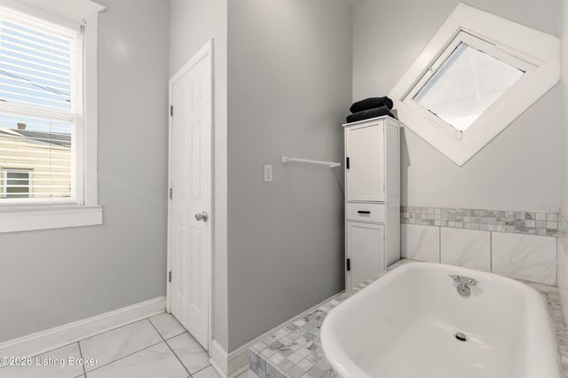 2107 Grand Ave, Louisville, KY 40210