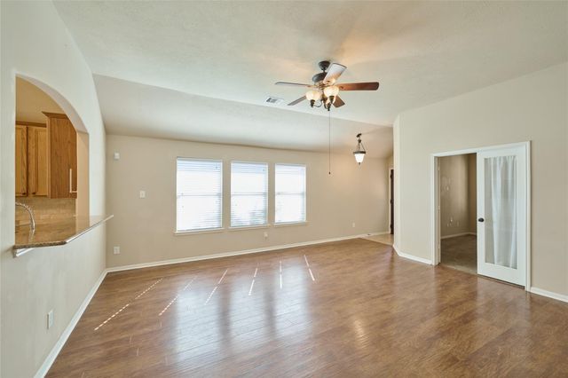 31878 Forest Park Trail, Conroe, TX 77385