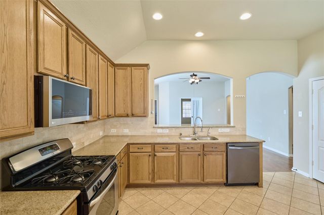 31878 Forest Park Trail, Conroe, TX 77385