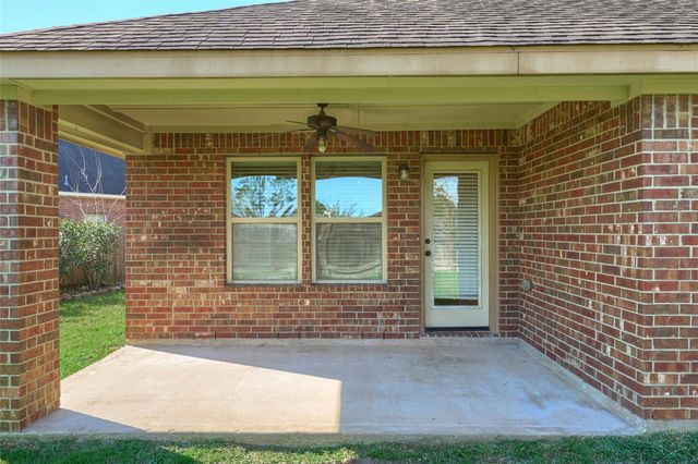 31878 Forest Park Trail, Conroe, TX 77385