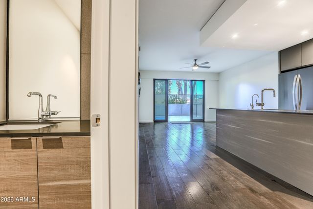 2300 E CAMPBELL Avenue 121, Phoenix, AZ 85016