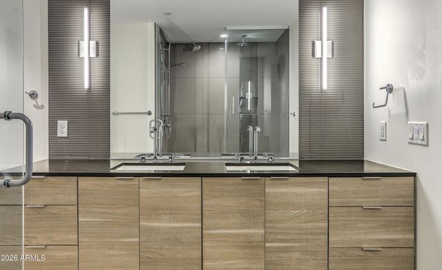 2300 E CAMPBELL Avenue 121, Phoenix, AZ 85016