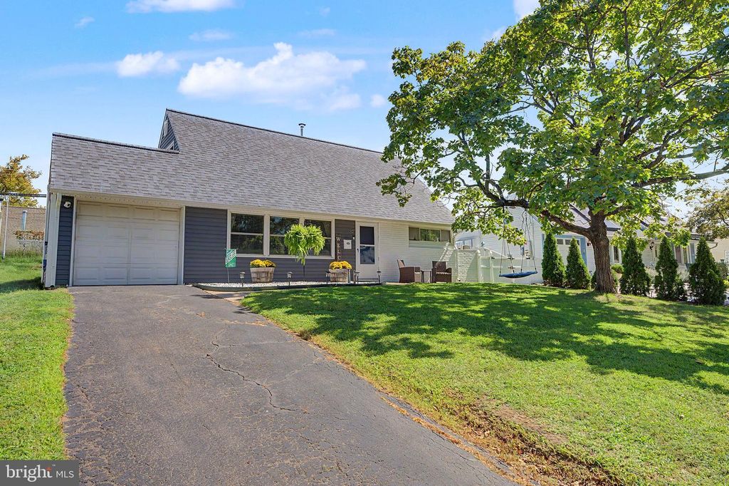 82 KRAFT LN, LEVITTOWN, PA 19055 — photo 4