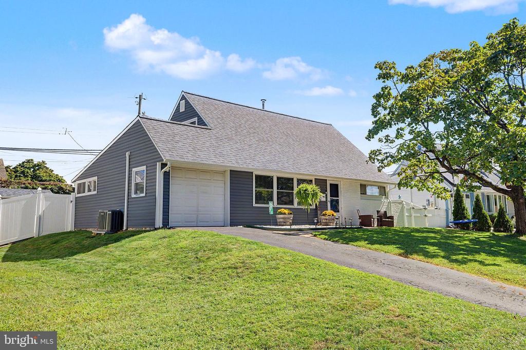 82 KRAFT LN, LEVITTOWN, PA 19055 — photo 5