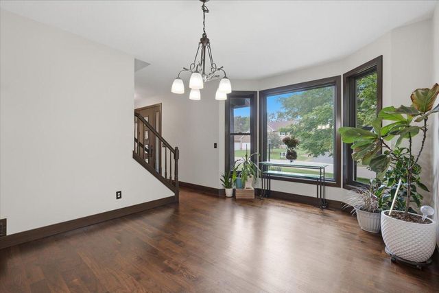 10057 Raleigh Court, Woodbury, MN 55129
