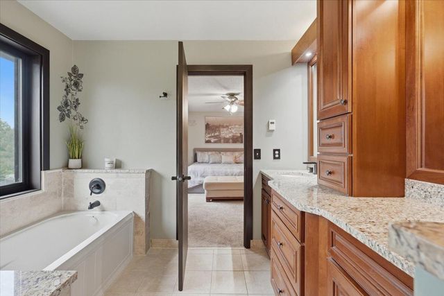 10057 Raleigh Court, Woodbury, MN 55129