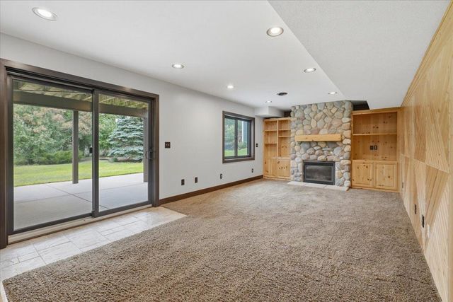 10057 Raleigh Court, Woodbury, MN 55129