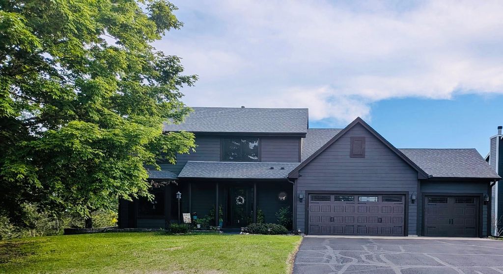 10057 Raleigh Court, Woodbury, MN 55129
