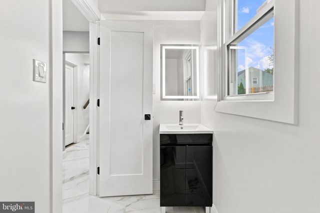 3 DUKE ST, Ewing, NJ 08618