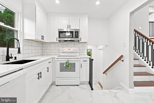 3 DUKE ST, Ewing, NJ 08618