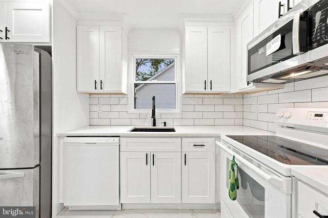 3 DUKE ST, Ewing, NJ 08618