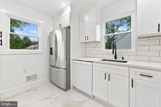 3 DUKE ST, Ewing, NJ 08618
