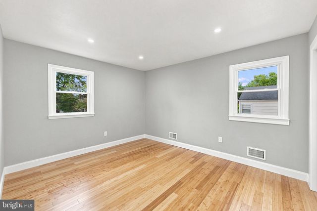 3 DUKE ST, Ewing, NJ 08618