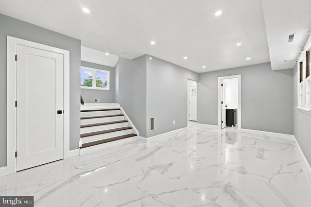3 DUKE ST, Ewing, NJ 08618