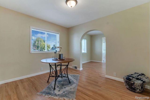 3229 Holly Avenue, Flint, MI 48506