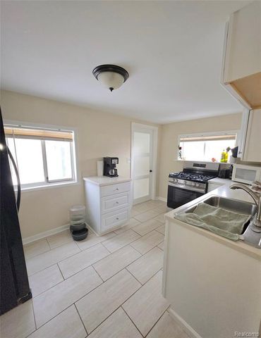 3229 Holly Avenue, Flint, MI 48506