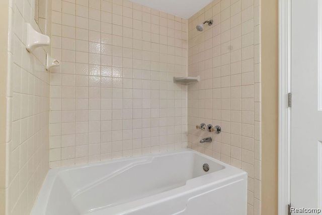 3229 Holly Avenue, Flint, MI 48506