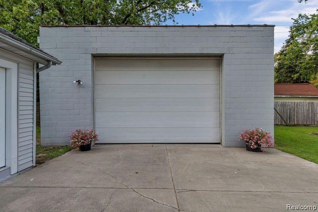 3229 Holly Avenue, Flint, MI 48506