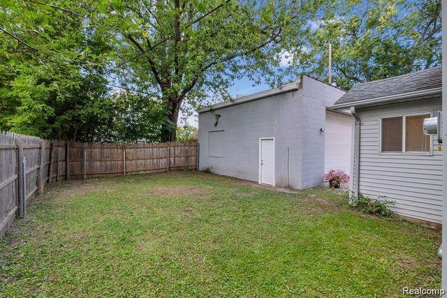 3229 Holly Avenue, Flint, MI 48506