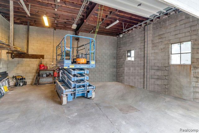 3229 Holly Avenue, Flint, MI 48506