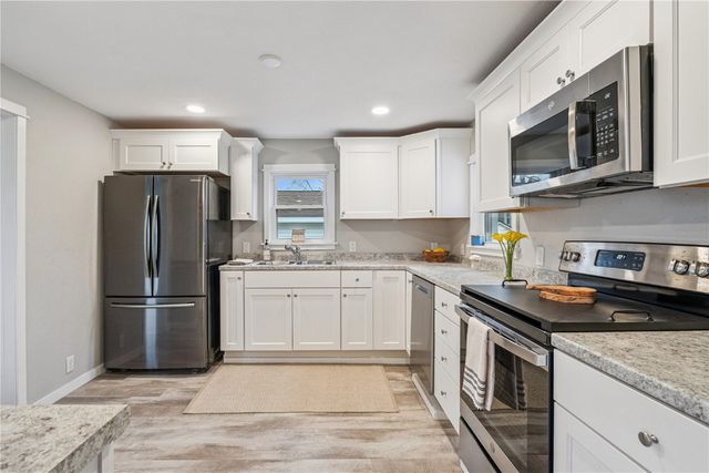 2095 3rd Avenue, Marion, IA 52302