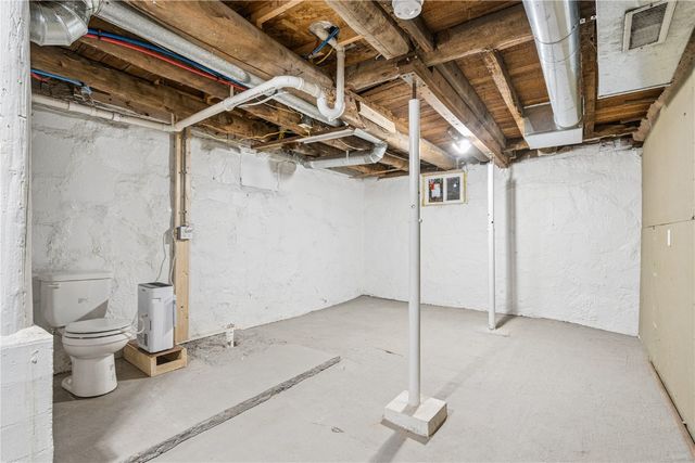 2095 3rd Avenue, Marion, IA 52302