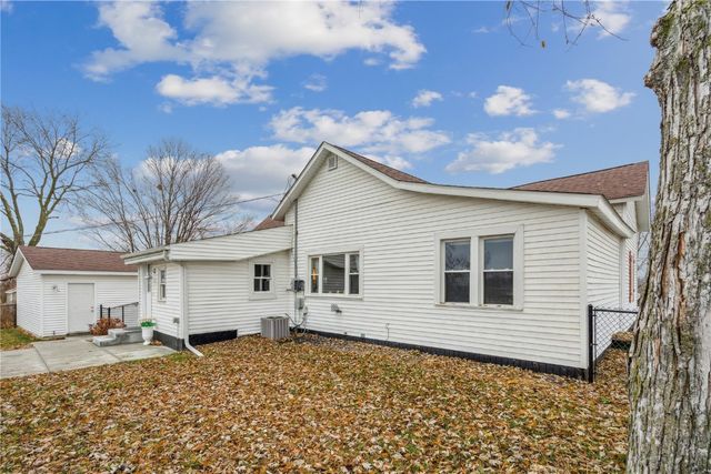 2095 3rd Avenue, Marion, IA 52302