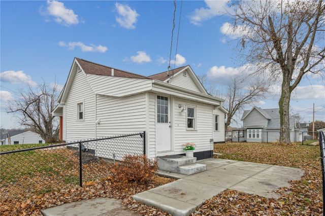 2095 3rd Avenue, Marion, IA 52302