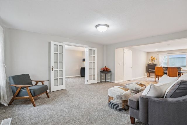 2095 3rd Avenue, Marion, IA 52302