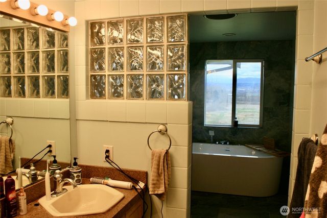 15625 11th Avenue NE, Arlington, WA 98223