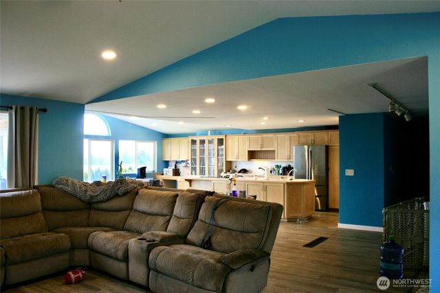 15625 11th Avenue NE, Arlington, WA 98223