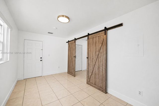 3231 SW 25th St 2, Miami, FL 33133