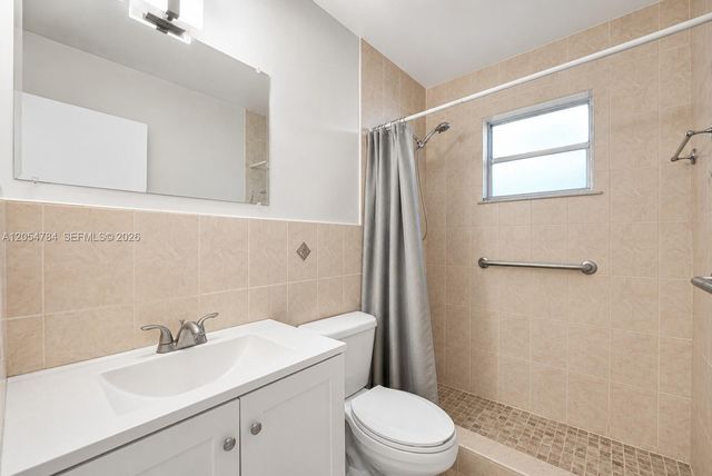 3231 SW 25th St 2, Miami, FL 33133