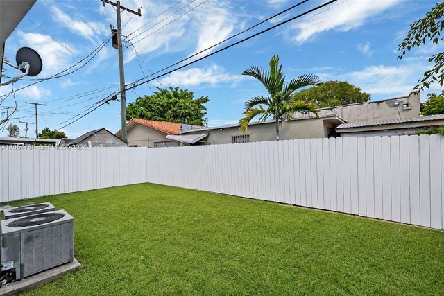 3231 SW 25th St 2, Miami, FL 33133
