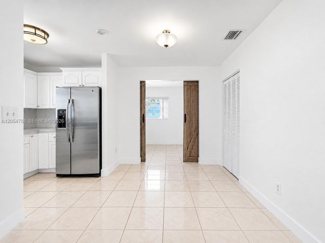 3231 SW 25th St 2, Miami, FL 33133