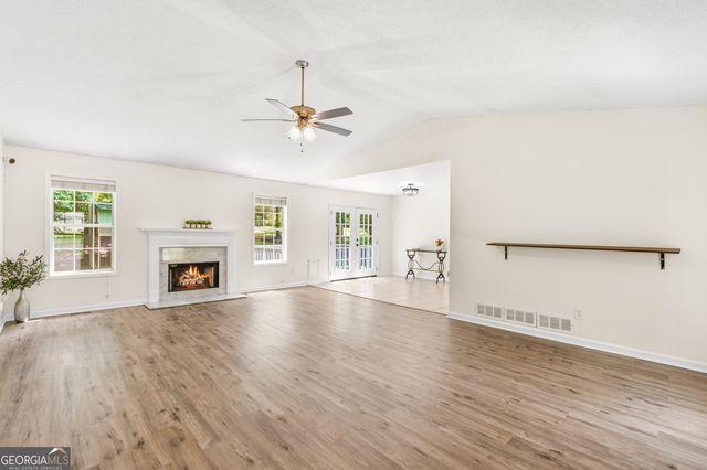 4340 Oak Creek Drive, Gainesville, GA 30506